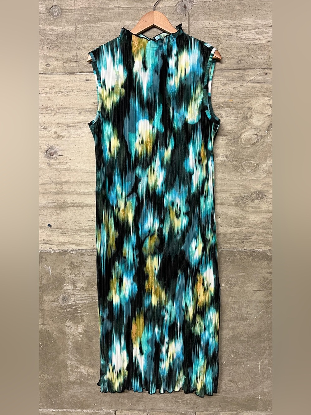 Sleeveless Teal Abstract Print Plisse Midi Dress
